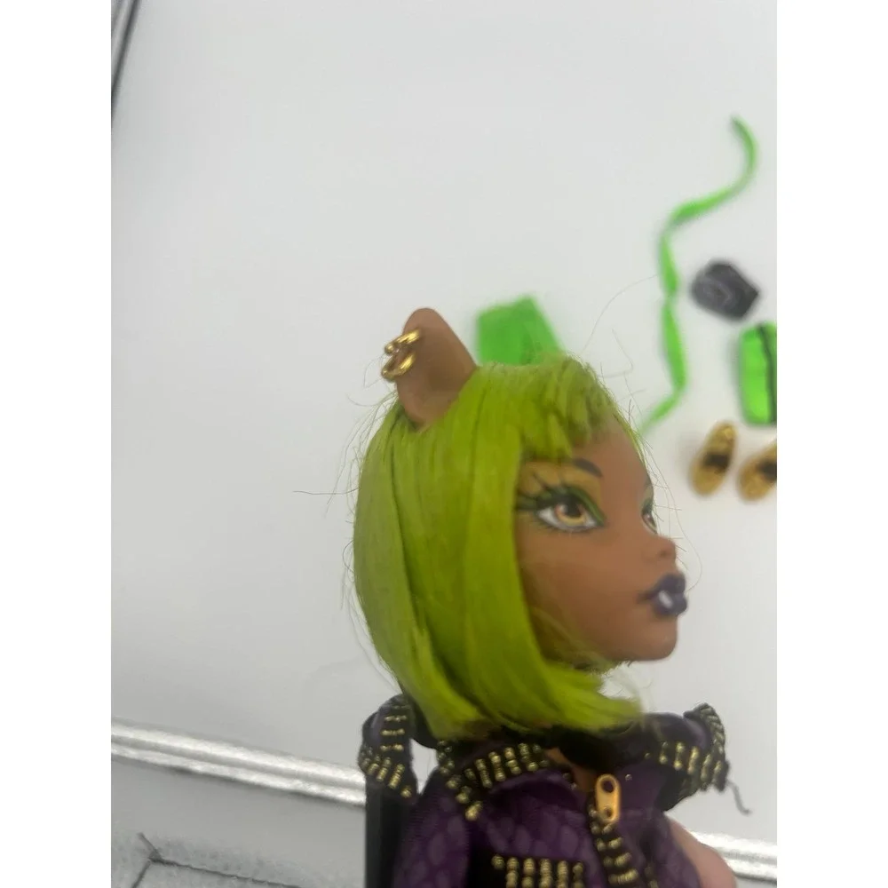 Monster High Dawn of the Dance Clawdeen Wolf fashion doll